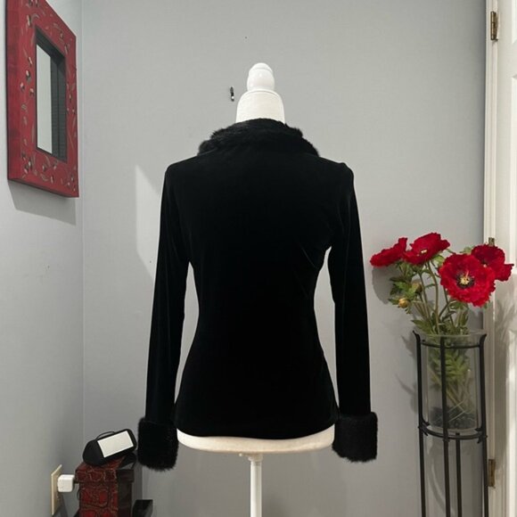 NEW Outlaw Vintage Velour Button Front Faux Fur Trimmed Long Sleeve Shirt Jacket - Picture 3 of 16